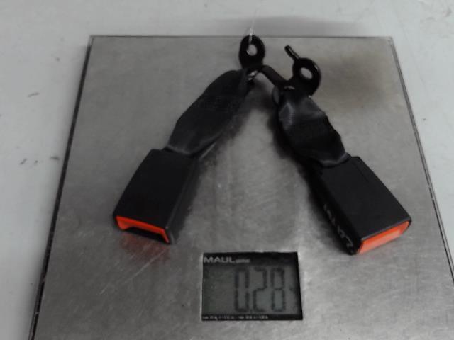Attache ceinture arriere gauche