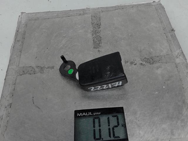 Attache ceinture arriere droit