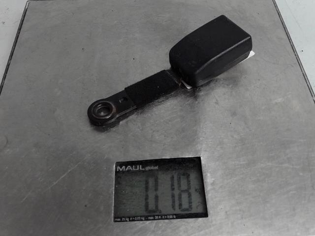 Attache ceinture avant droit