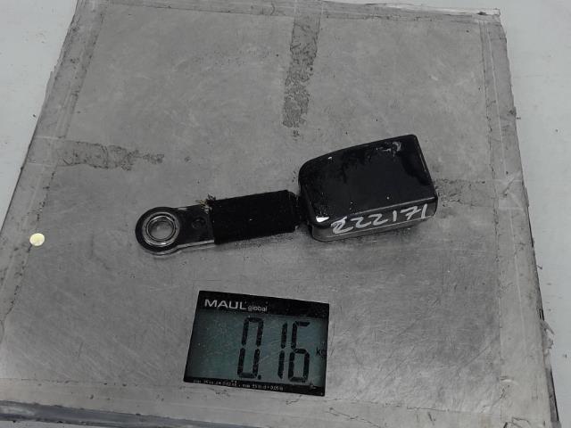 Attache ceinture avant gauche