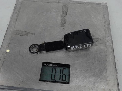 Attache ceinture avant gauche