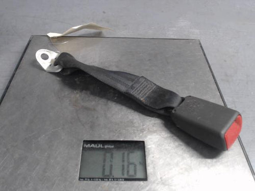 Attache ceinture arriere centrale