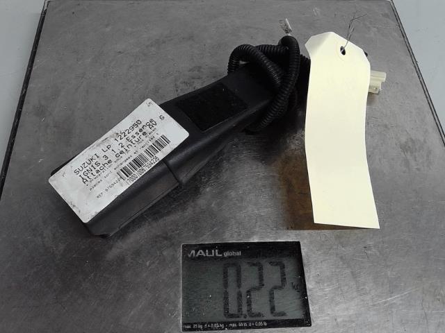 Attache ceinture avant gauche