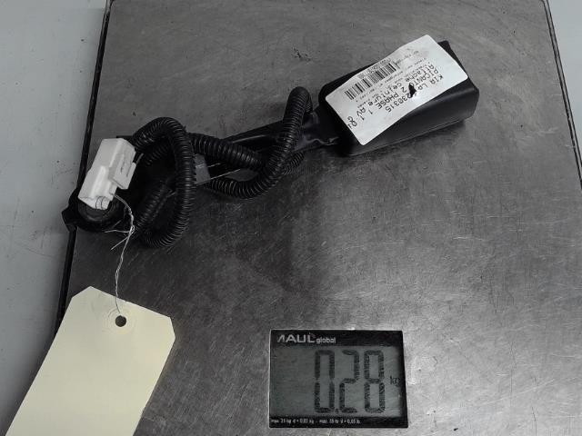 Attache ceinture avant gauche