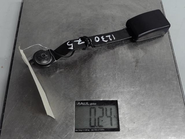 Attache ceinture avant gauche