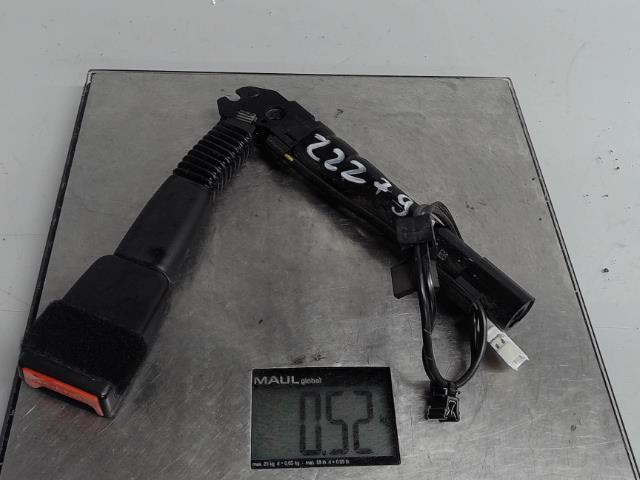 Attache ceinture avant droit