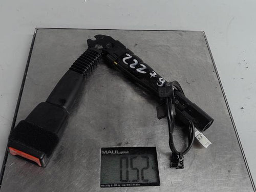 Attache ceinture avant droit