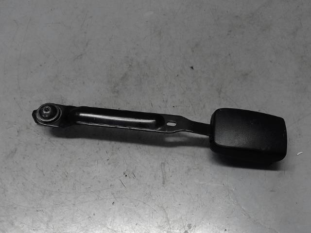 Attache ceinture avant gauche