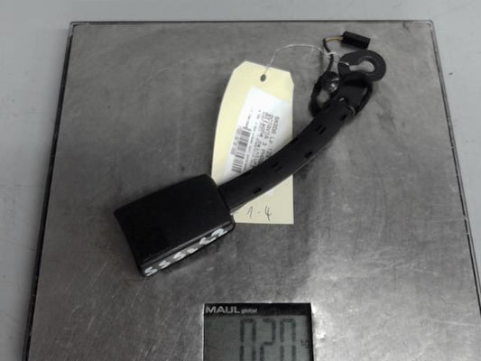 Attache ceinture avant droit