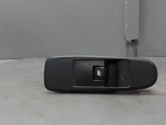 Interrupteur de leve vitre avant droit