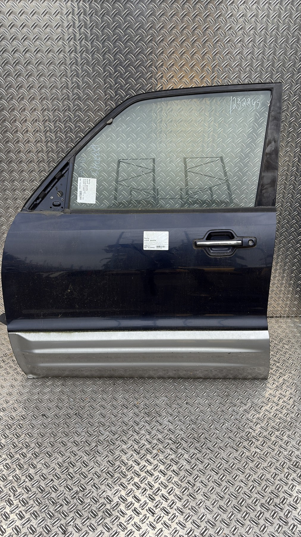 Porte avant gauche - MITSUBISHI PAJERO 3 PHASE 1 2002.0