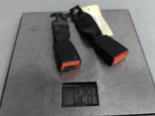 Attache ceinture arriere gauche