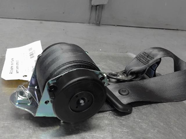 Attache ceinture arriere droit