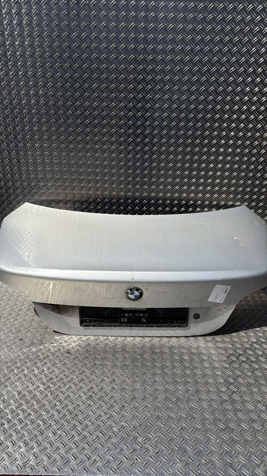 Malle/Hayon arriere - BMW SERIE 5 E60 PHASE 1 (2004)