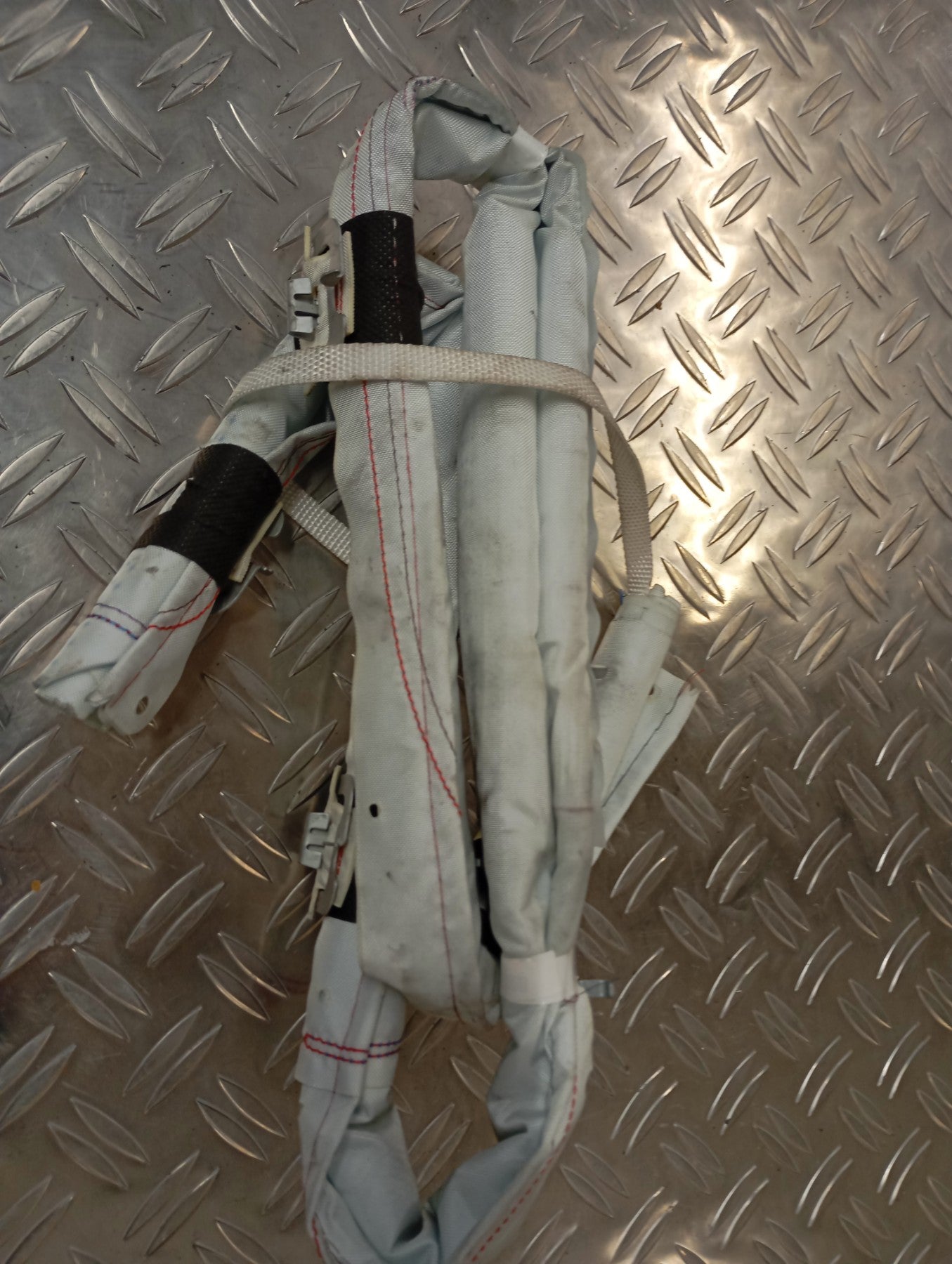 Air bag rideau gauche