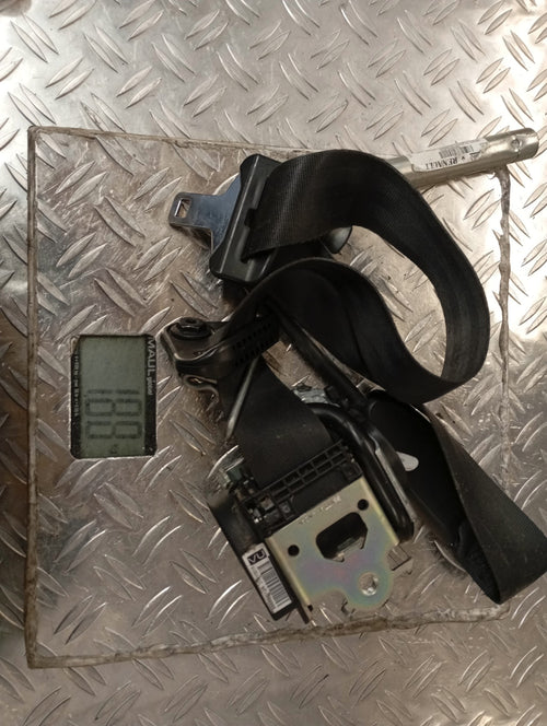 Ceinture avant gauche