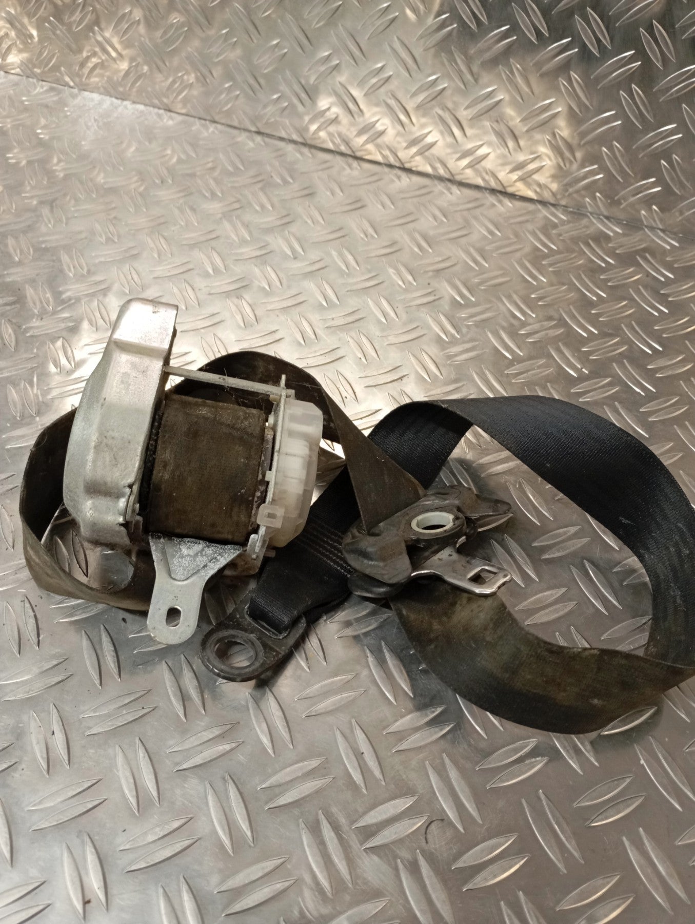 Ceinture avant gauche