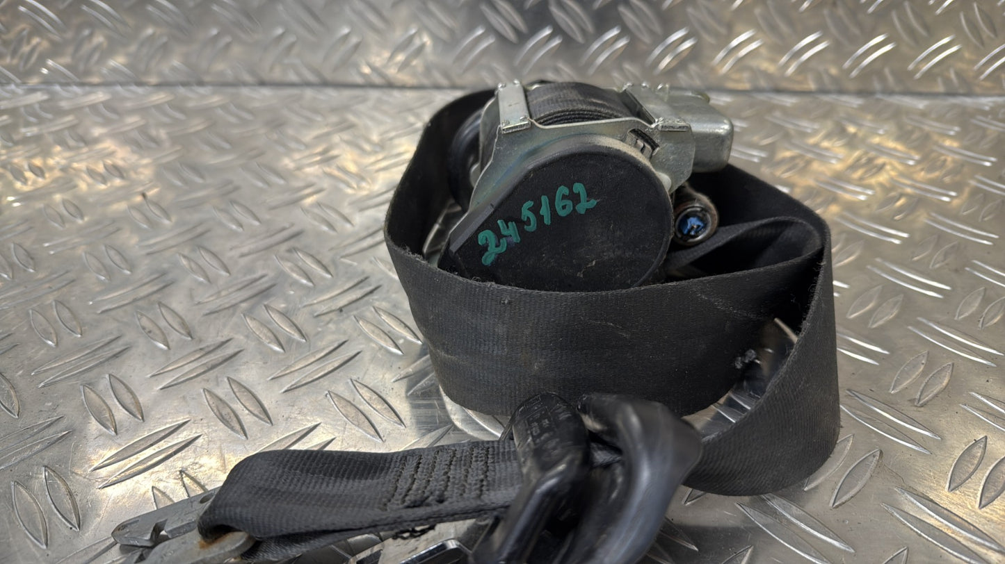 Ceinture avant gauche