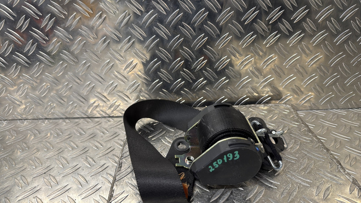 Ceinture avant droit