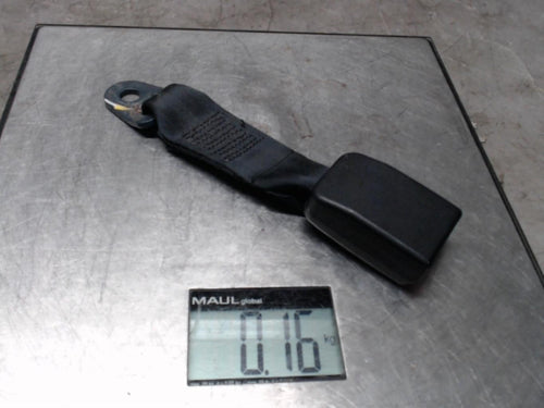 Attache ceinture arriere centrale