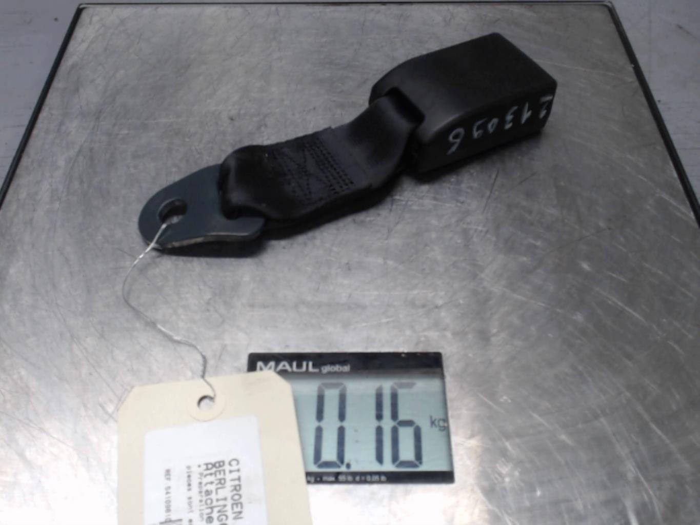Attache ceinture arriere droit