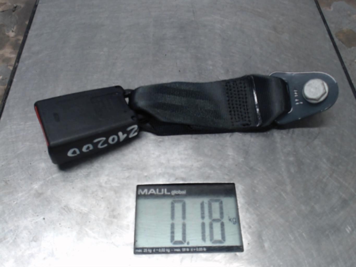 Attache ceinture arriere droit