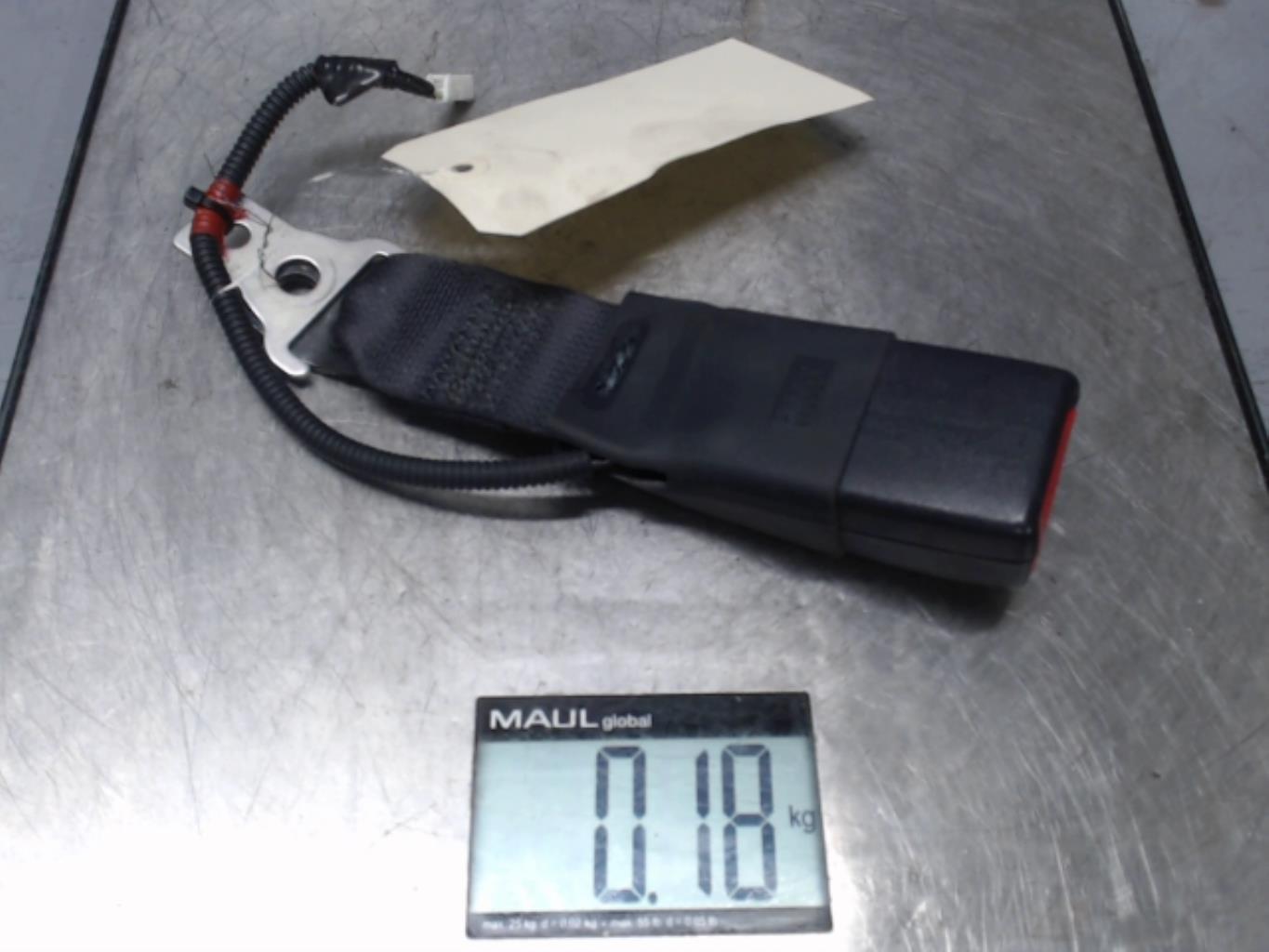 Attache ceinture arriere droit