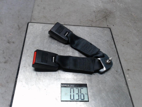 Attache ceinture arriere droit