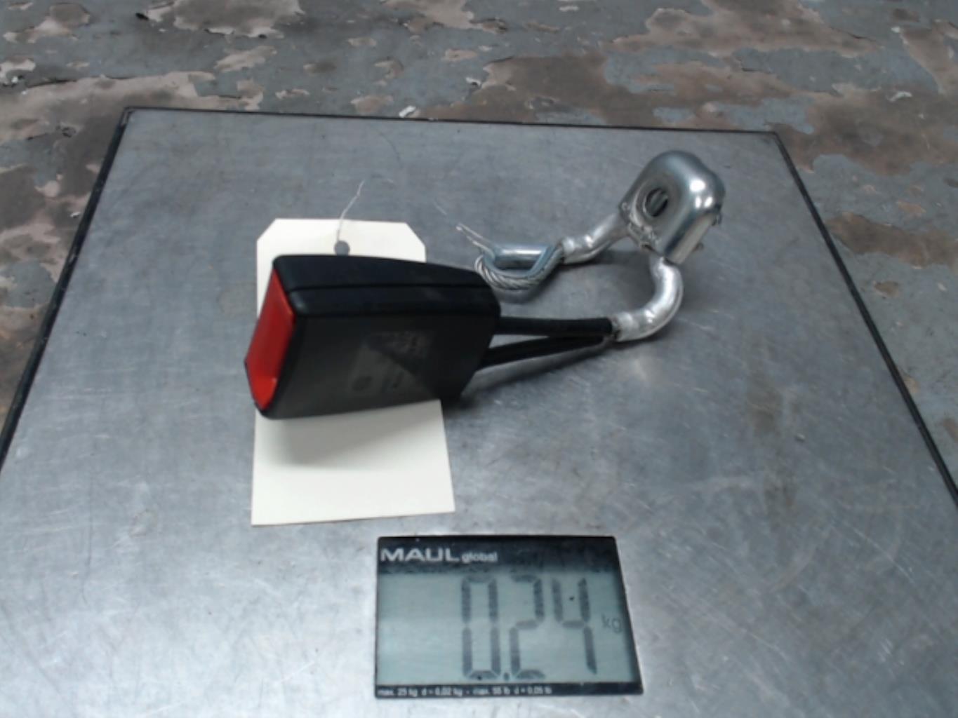 Attache ceinture arriere droit