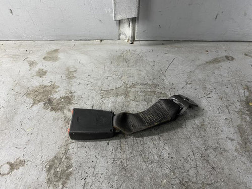 Attache ceinture arriere gauche