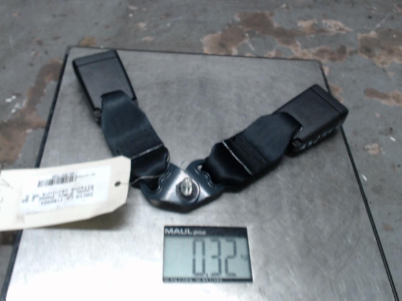 Attache ceinture arriere gauche
