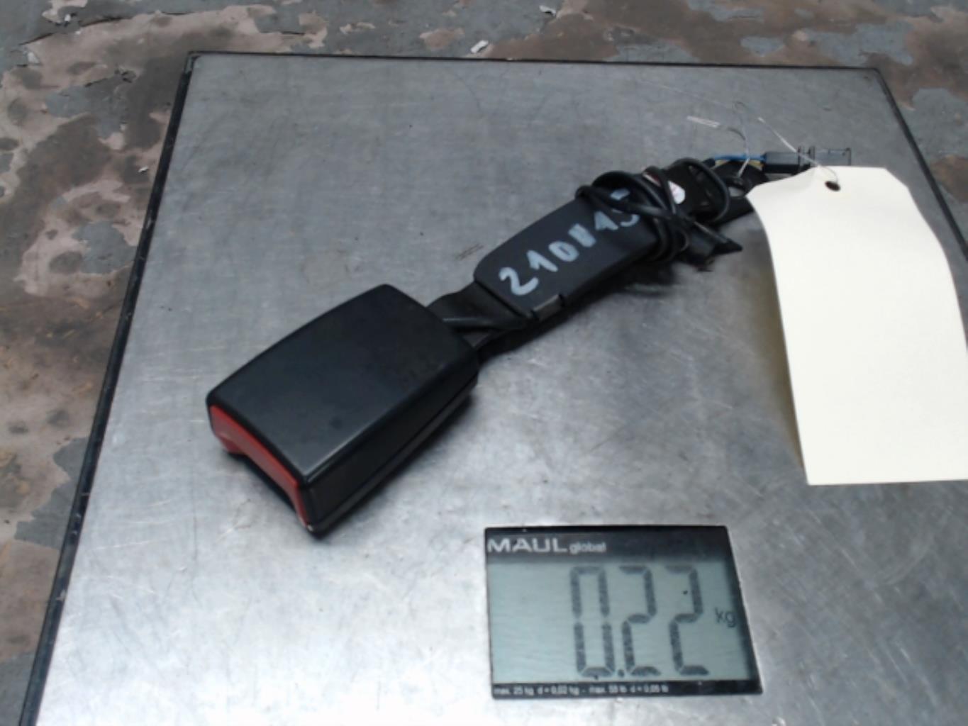Attache ceinture avant droit