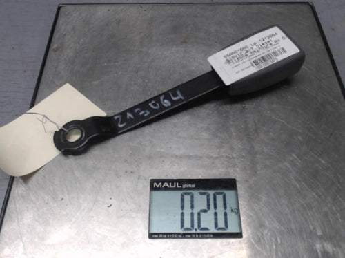 Attache ceinture avant droit
