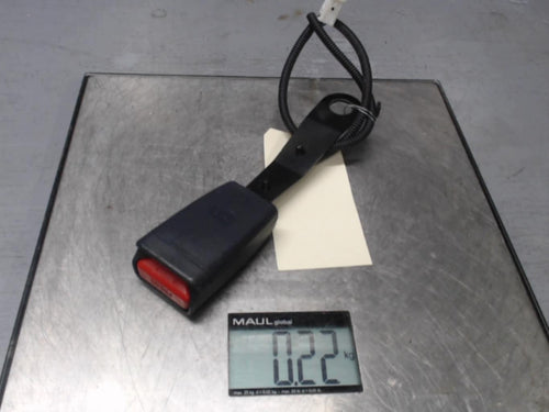 Attache ceinture avant droit