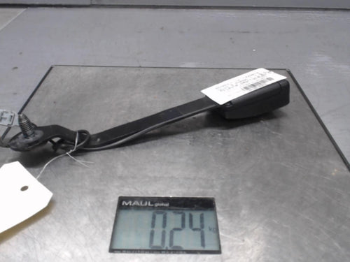 Attache ceinture avant droit