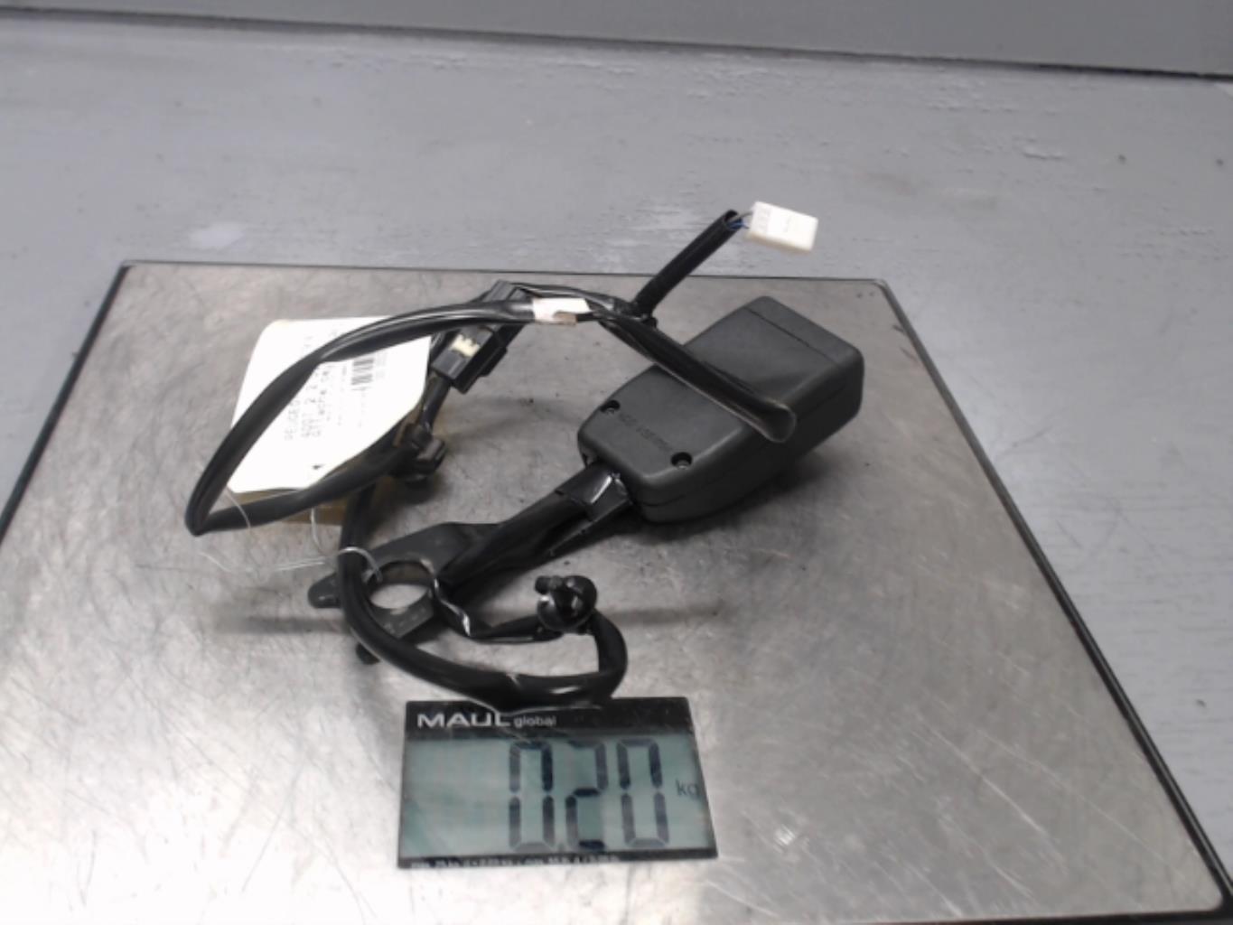 Attache ceinture avant droit