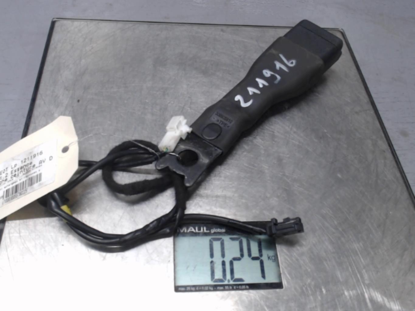 Attache ceinture avant droit