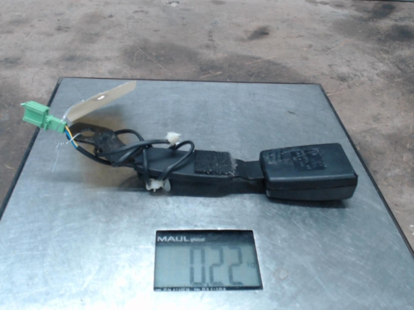 Attache ceinture avant gauche