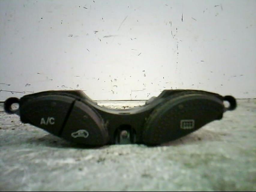 Commande degivrage lunette arriere
