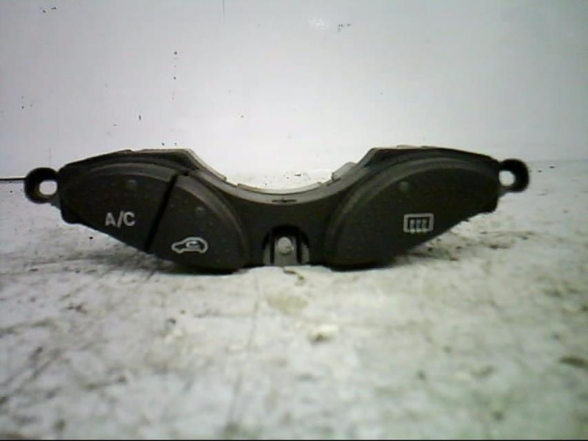 Commande degivrage lunette arriere