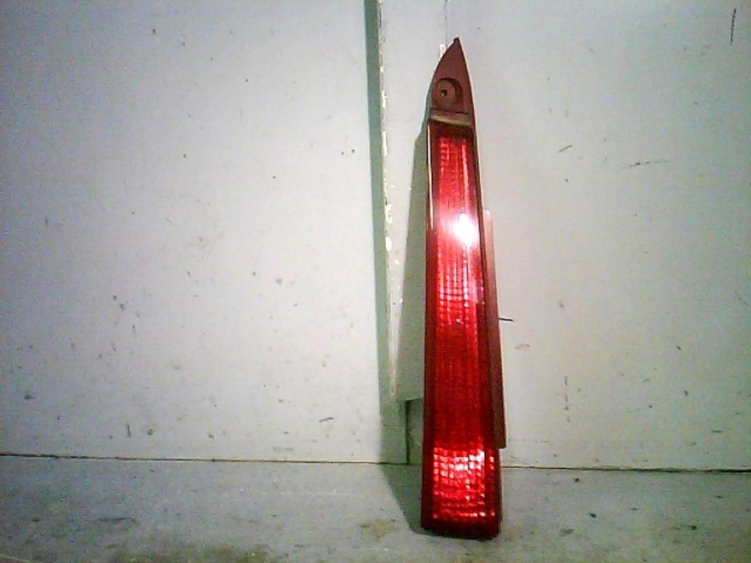 Feu arriere secondaire gauche (feux)