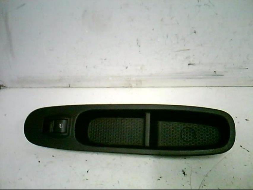 Interrupteur de leve vitre avant droit