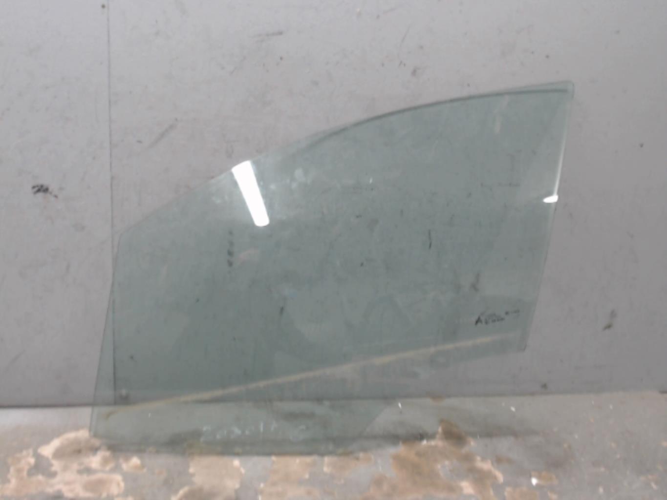 Vitre avant gauche